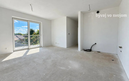 3-izbový byt s lodžiou, 4. poschodie – White Square Komárno