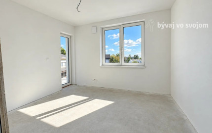 3-izbový byt s lodžiou, 4. poschodie – White Square Komárno